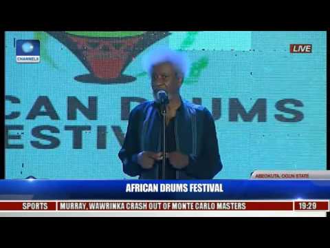 Wole Soyinka Displays Fluency In Yoruba Language At The African Drums Festival
