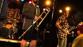 E1 - Everyone Else Is An Asshole, Beer, Self Esteem (Cover) - Reel Big Fish (Live NC &#39;16)