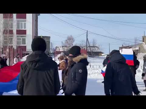 Молодежь поселка Сангар присоединилась к акции "Мы за Россию, мы за Мир"