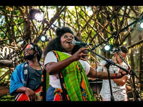 Tank and the Bangas - Dreaming-Crazy Reloaded-Quick - Woods Stage @Pickathon 2017 S05E01