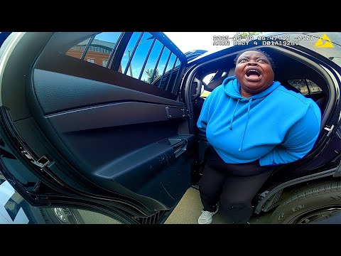 Frau verliert die Fassung, nachdem die Polizei ihr gesagt hat, sie solle nicht mehr den Notruf 91...