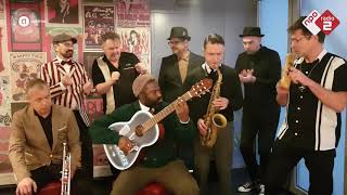 Kleedkamersessie New Cool Collective - 'Bidibidi'