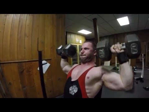 Traning shoulders with BIG Luke.
