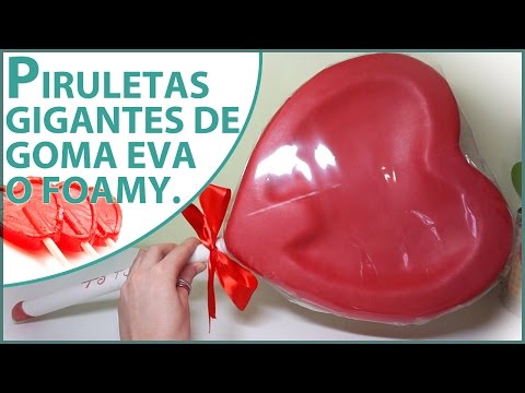 Piruletas de corazón gigantes de goma eva