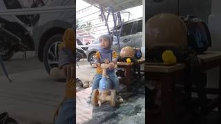 Download lagu arsyi naik sepeda #sitifatimah #youtubeshorts mp3