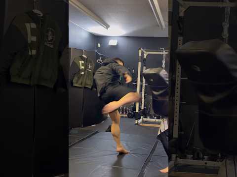 これだけで蹴りが異様に強くなる連動性 #蹴り #ミドルキック #kickboxing #キックボクシング #boxing #空手 #格闘技 #rizin #mma #bodymake #sports