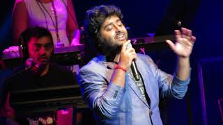 Arijit Singh singing Muskurane Live (Citylights)