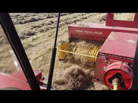 New Holland 386 Baler on International 956
