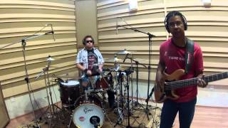 Banda GIG interpreta Red Hot Chili Peppers