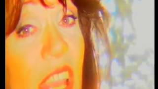 Video thumbnail of "Ημισκούμπρια - Στη Ντισκοτέκ ft. Ελπίδα (Official VideoClip)"