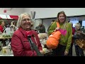 Bazar Open Hof opent deuren,  bezoekers hollen naar binnen