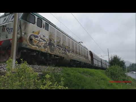 TRENO MERCI IN TRANSITO A ROBILANTE. (CN) MERC. 4 - 8 - 2021.