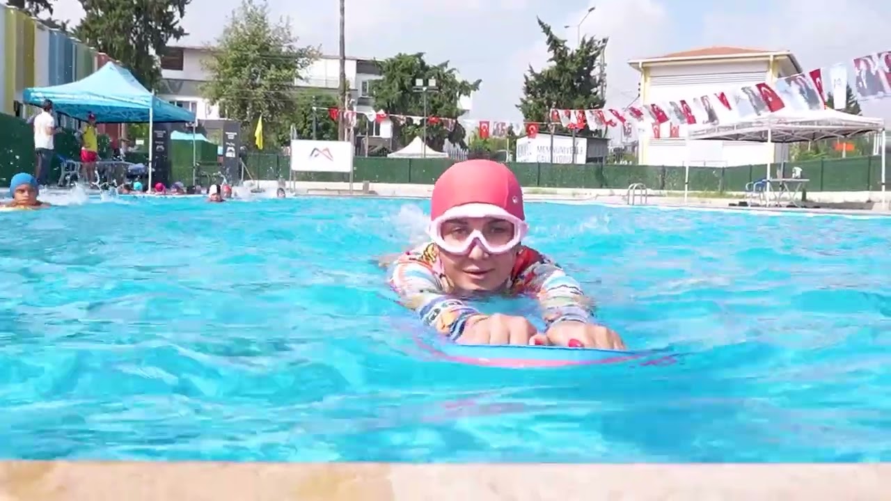 7’DEN 77’YE HERKES BÜYÜKŞEHİR’İN YÜZME KURSLARINDA BULUŞUYOR