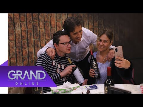 Žika Jakšić častio novinare vinom "Nikad nije kasno"