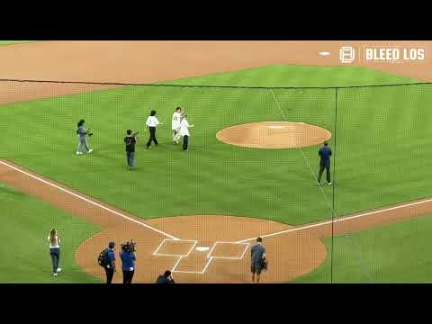 Number_i岸優太がドジャース始球式!佐々木朗希が捕手の豪華バッテリー