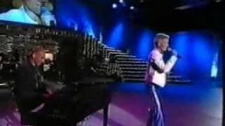 Ännu doftar Kärlek  Marie Fredriksson