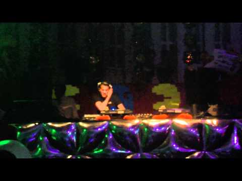 Joe Inferno - Hysteria (live at ghosttown 12 march 2011)