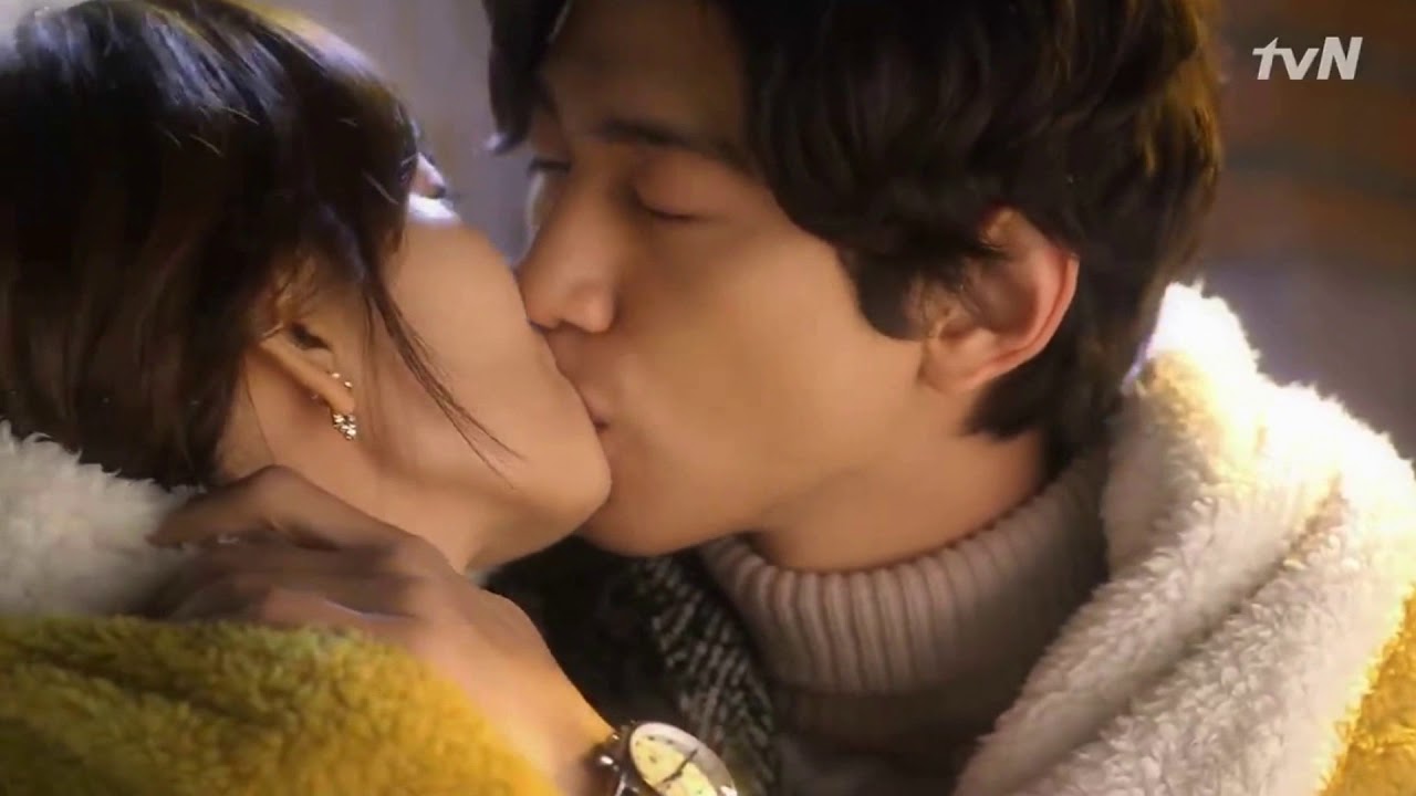 I NEED ROMANCE 3 | KISS SCENE