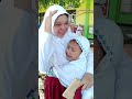 Kakak Kelas Berpamitan Kepada Adik Kelas Saat Kelulusa