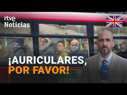 Multas y expulsiones en el transporte público británico si no se baja el volumen | RTVE Noticias