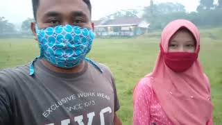 Download lagu Pregnant Women Taking a Morning Walk mp3