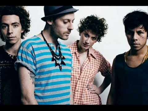 Lars and the hands of light - Looking Glass