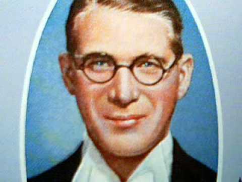 Henry Hall A Little Street Where Old Friends Meet 1932