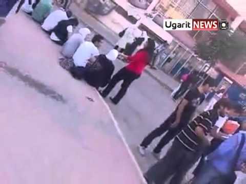 تواجد الشبيحة بأسلحتهم علنا في جامعة دمشق في محافظة دمشق