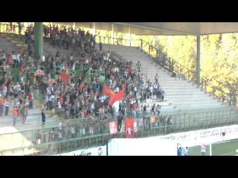 L'urlo della curva Nord dopo il 3-2 rifilato al Tuttocuoio