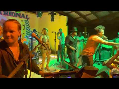 Mass konpa Ki melem  avè yo m’en Hit moman men live kap mache nan Lari a