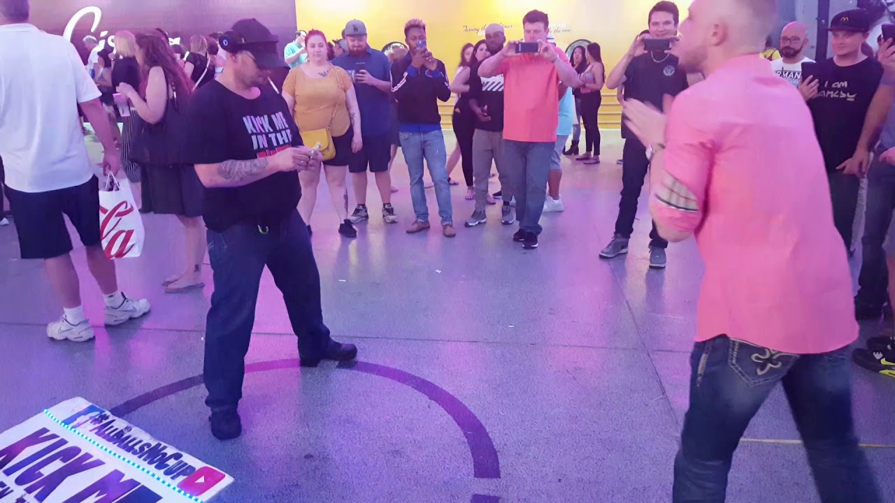 Guy gets kicked in the nuts in Las Vegas