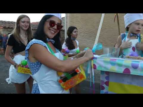 Divertido desfile de carrozas en las fiestas de Cipérez