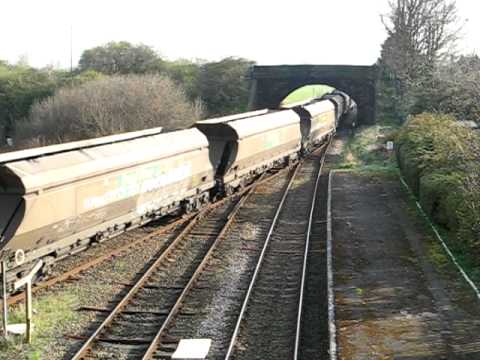 Freightliner Class 66 No. 66603 passes through Helsby with the 4F02 empty coal