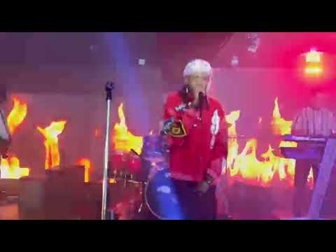 Roméo _ le _ miraculeux chante Madilu a Dubai.