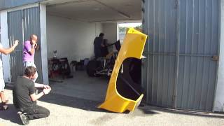 preview picture of video 'Lola T70 startup (no engine cover)'