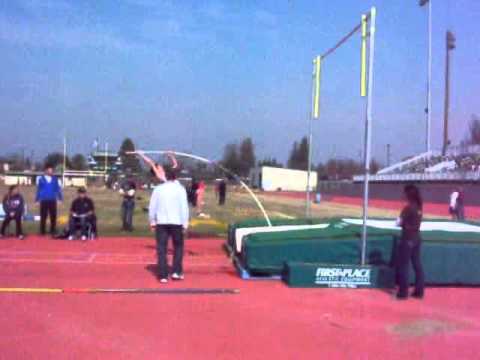 02-05-11 Tevin @ 14'6 3rd attempt.MOV