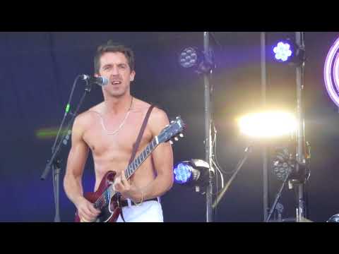 Miles Kane - Too Little Too Late (live@Finsbury Park, June 30, 2018)
