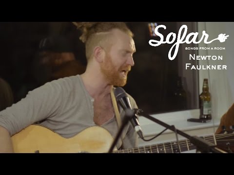 Newton Faulkner - Passing Planes | Sofar London