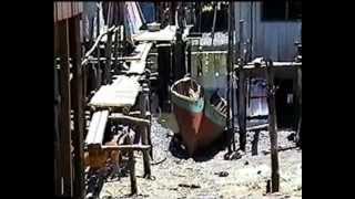 preview picture of video '2002 Mengkabong water village Borneo'