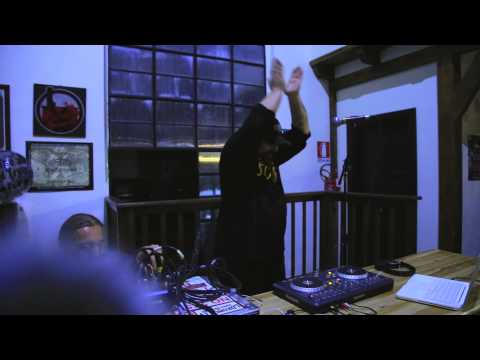 'o Zulù dj set all'Old Tower Pub