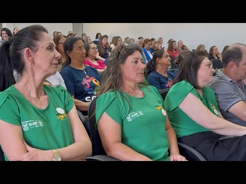 Dezenas de agricultoras de Manoel Ribas participam do 1° Encontro da Mulher Rural