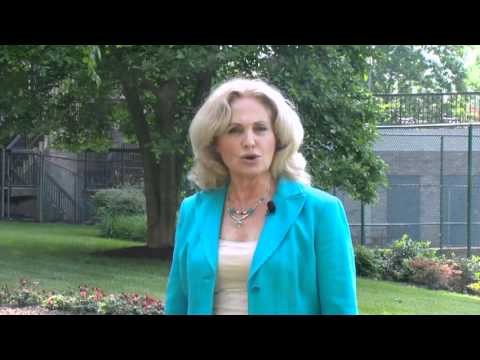 Cecilia Domeyko on-camera (en cámara)