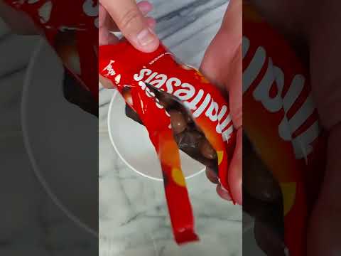 MALTESERS CHOCOLATE ASMR #maltesers #shorts #satisfyingasmr #trending