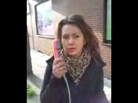 Pinar und die telefonzellee....