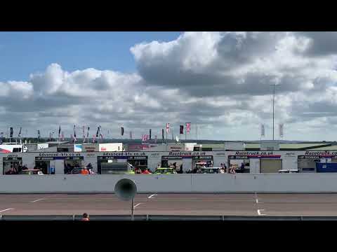 The MINI Challenge Trophy Thruxton May 2022