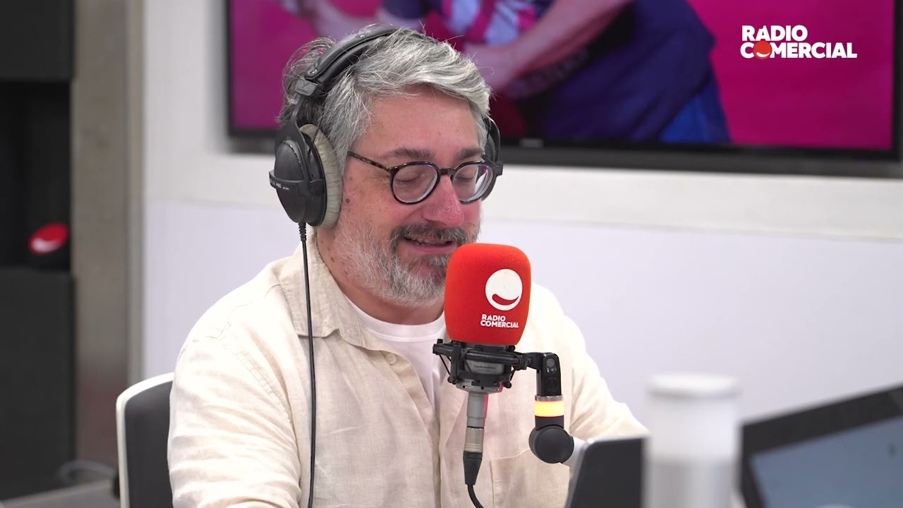 Rádio Comercial | Uma história grotesca que esperamos que o amor salve - O Homem Que Mordeu o Cão