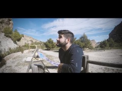 Akres - Valgo más (Videoclip Oficial)