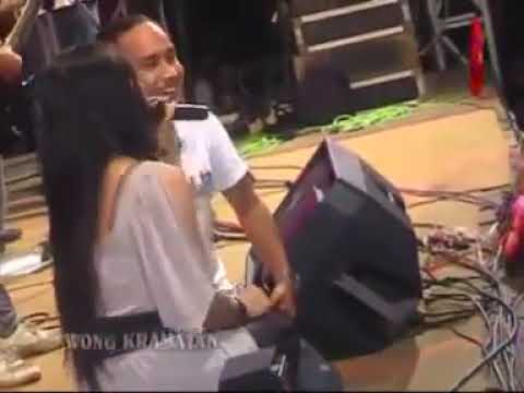 GALA GALA - VIA VALLEN ft AGUNG JUANDA - NEW PALLAPA TASIK AGUNG REMBANG 2010