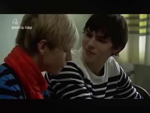 Maxxie and Tony kiss