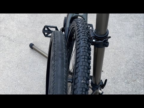 Schwalbe Hurricane vs Schwalbe Johnny Watts